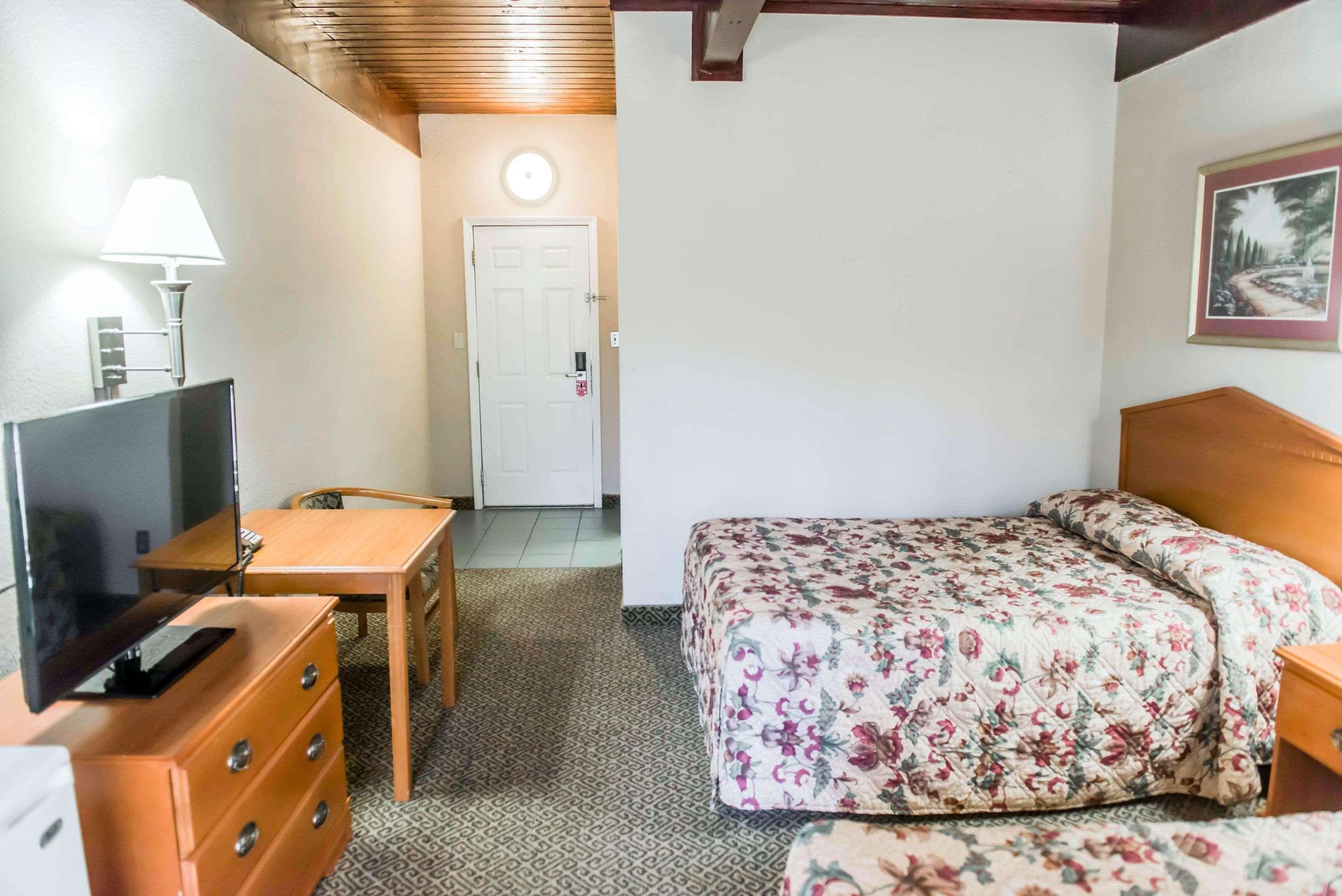 Econo Lodge Tallahassee Near Capital -University Zewnętrze zdjęcie